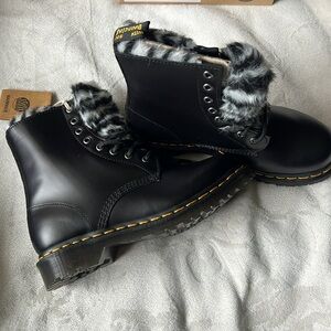 NWT Dr. Martens 1460 Serena Black Atlas